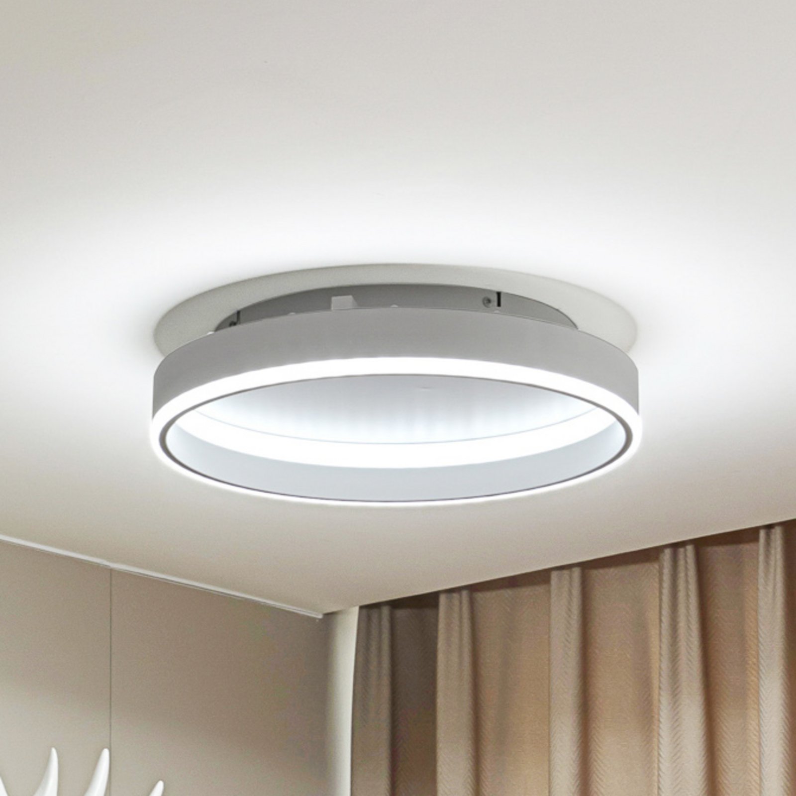 Lindby Smart Plafonnier LED Yasmen, blanc, métal, CCT, Tuya
