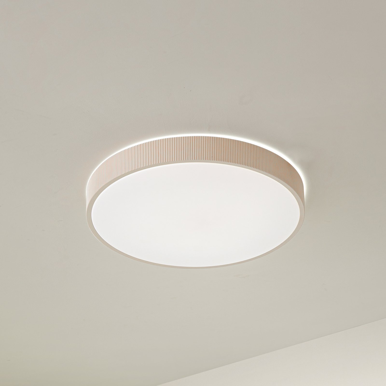 Lindby Plafonnier LED Zylo, beige, Ø 49 cm, CCT, à intensité variable