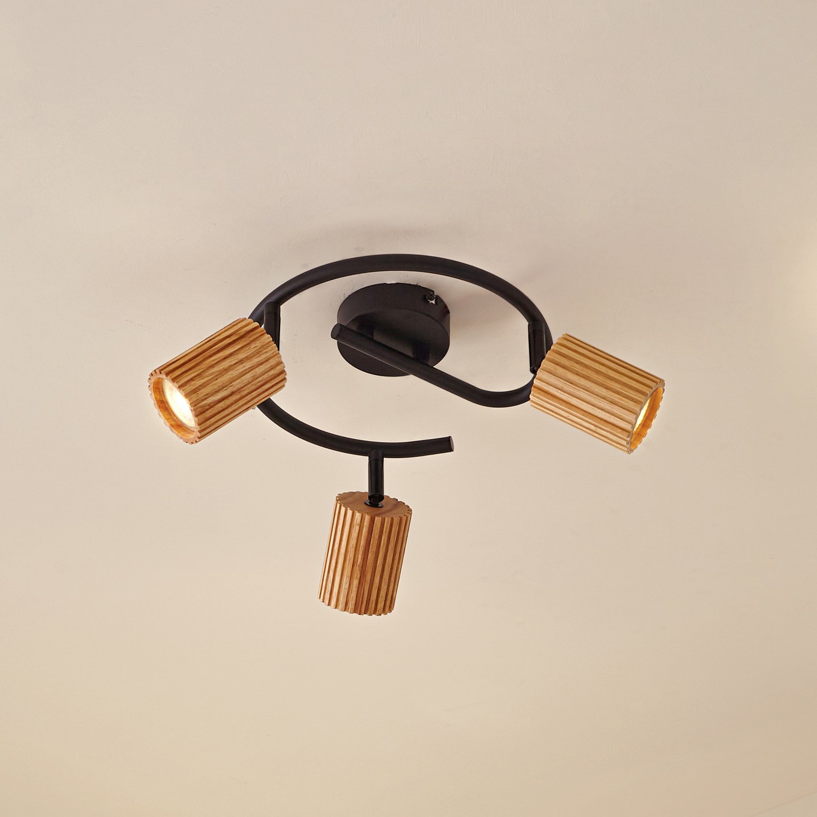 Lindby Spot pour plafond Stralino, à 3 lampes, Ø31cm, bois, GU10